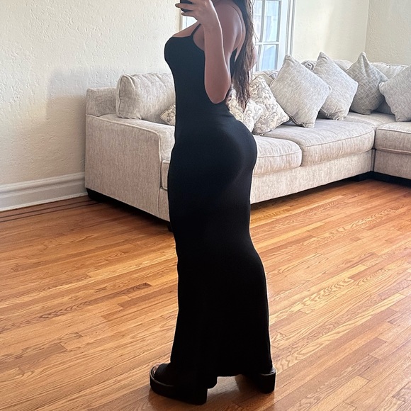 Stunning black Colombian shapewear built in maxi dress😍 - Picture 2 of 8